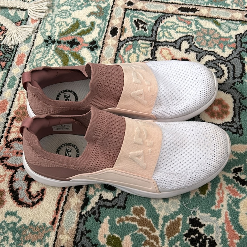 APL women’s shoes - Picture 2 of 5